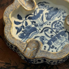 LUXCIG Jingdezhen Blue & White Love Ashtray – Gilded Ceramic with Hand-Painted Mandarin Ducks，It represents love and is the perfect gift for husbands and boyfriends.